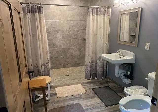 Glamping-Bathroom-002